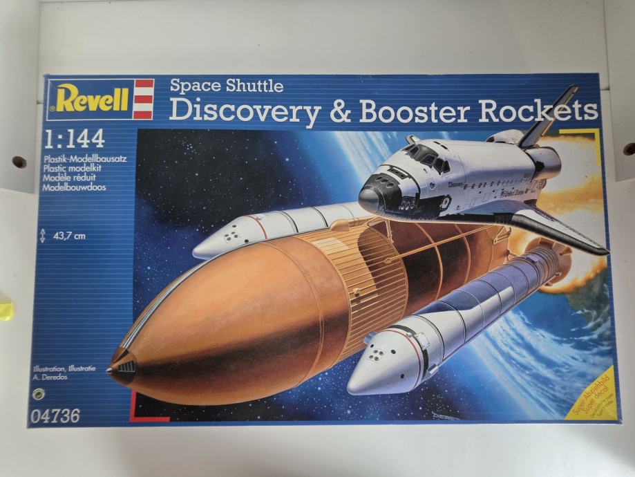 Revell Space Shuttle Discovery & Booster Rockets 1:144