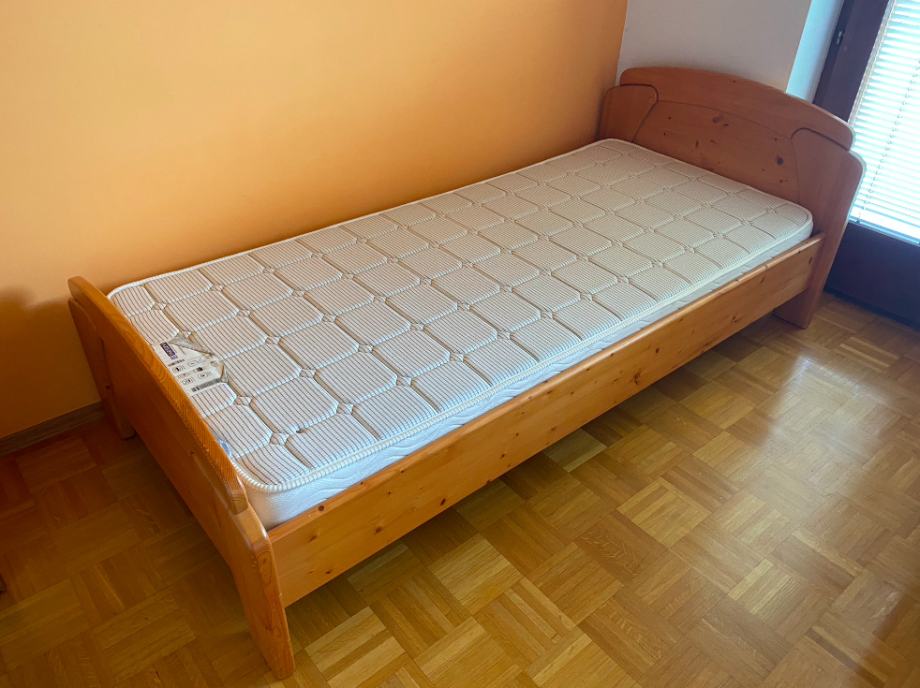 Masivna postelja 200 x 90 iz Smreke Lip - Bled in Dormeo vzmetnica