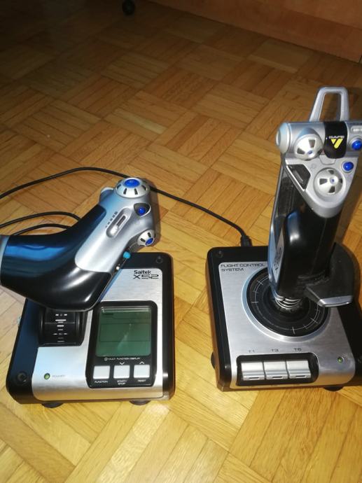 Logitech G Saitek X52 Pro Flight Système 3M avec Commande de Gaz à Pièces Métall