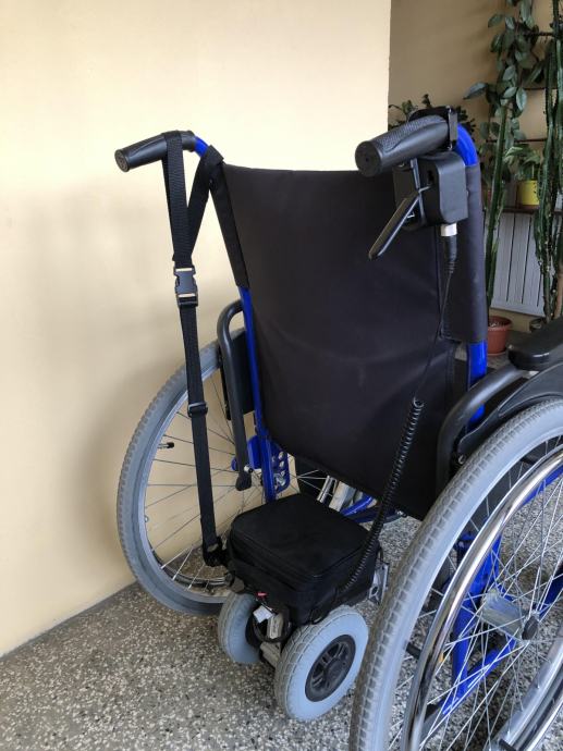 Dodatni pogon za invalidski voziček