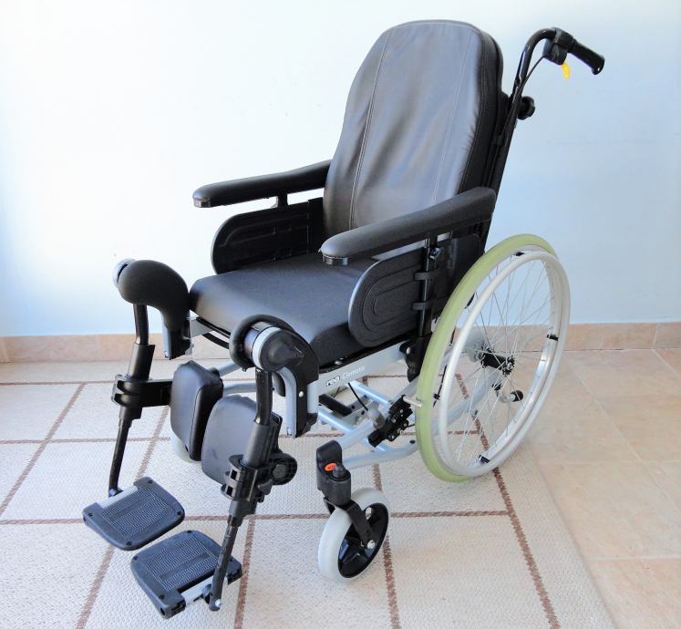 Polifunkcionalni negovalni invalidski voziček, počivalnik - Invacare