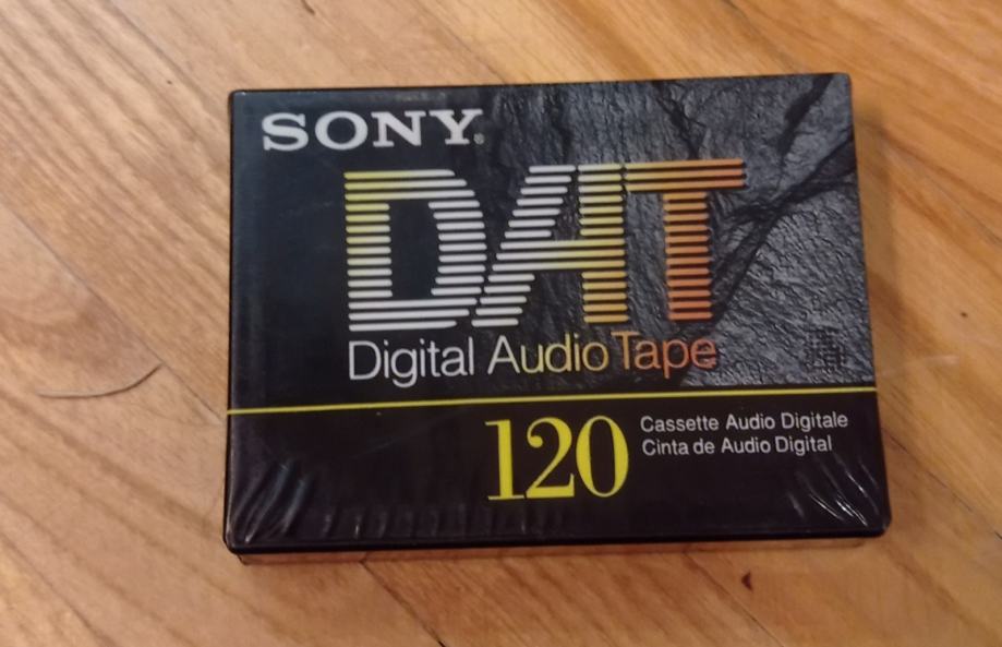 DAT kaseta Sony 120, novo, Ljubljana