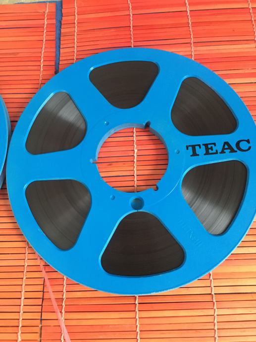 Koluti TEAC, 26 cm, rabljeni, v modri ali zeleni barvi, odlični