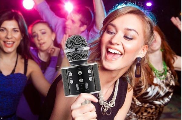 Karaoke bluetooth mikrofon in zvočnik