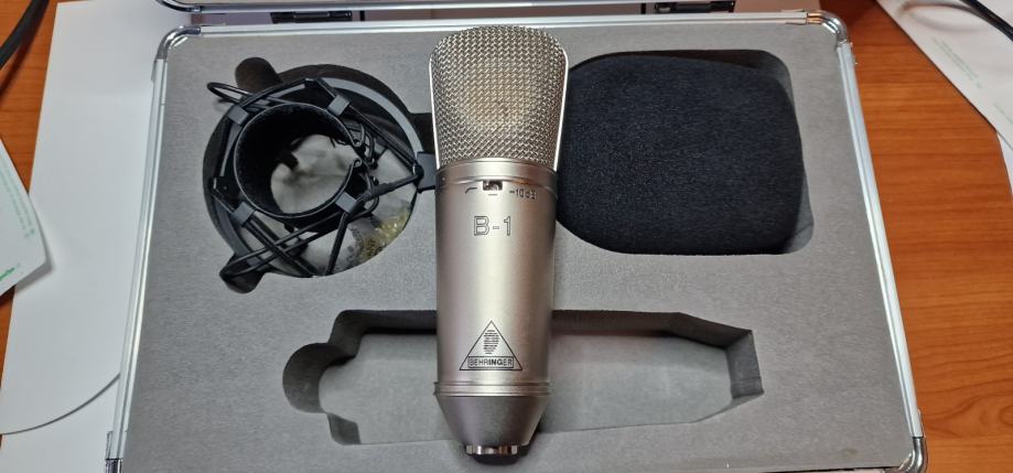 Studijski mikrofon Behringer B1