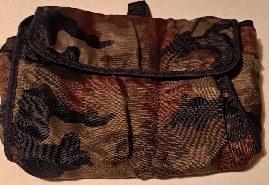 Vojaška toaletna torbica