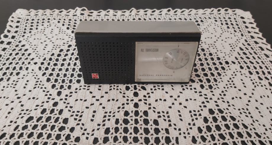 Nacionalni Panasonic R-2036L Mini Radio, Vintage, Retro