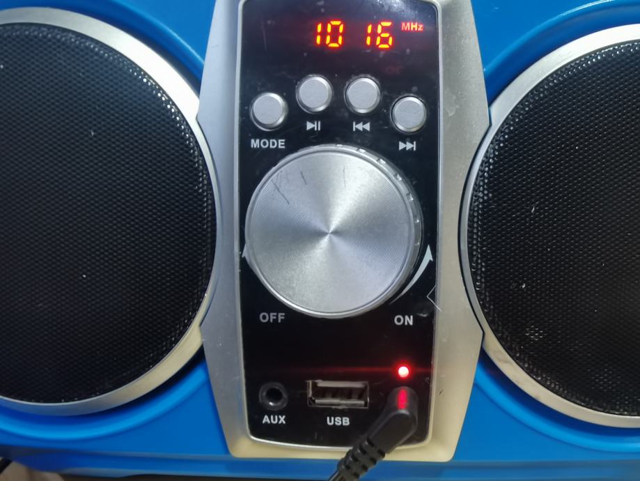 PRENOSNI RADIO BAT. 7 UR BLUETOOTH USB AUX