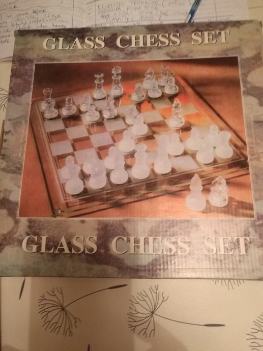 Šah steklen