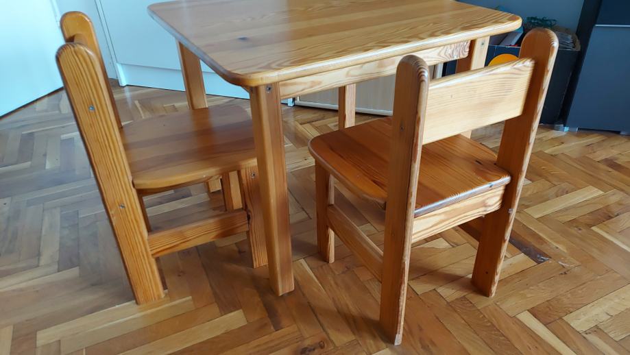 Otroška miza in 2 stolčka