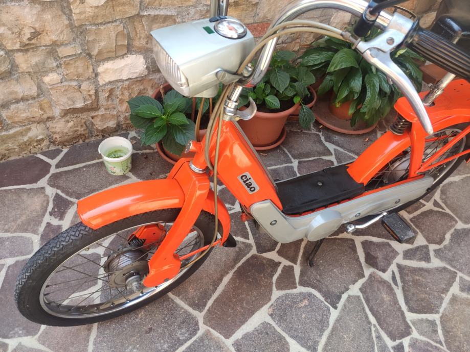 moped-starodobnik-piaggio-ciao-px-1975-l