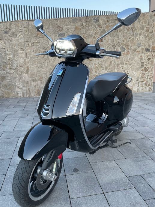 Original Left Bordoscud Profile Piaggio Vespa Spring 4T 50 2014 2015