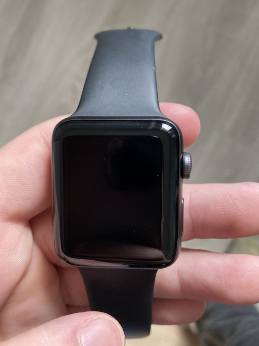 Apple Watch serija 3 GPS 42mm