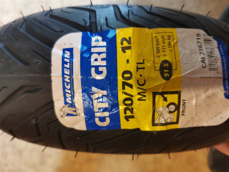 Sprednja pnevmatika za skuter
