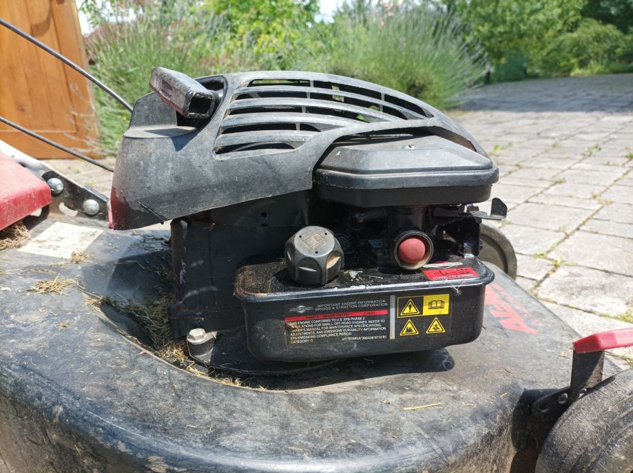 Motor za kosilnico Briggs & Stratton 500 series 158cc — free download