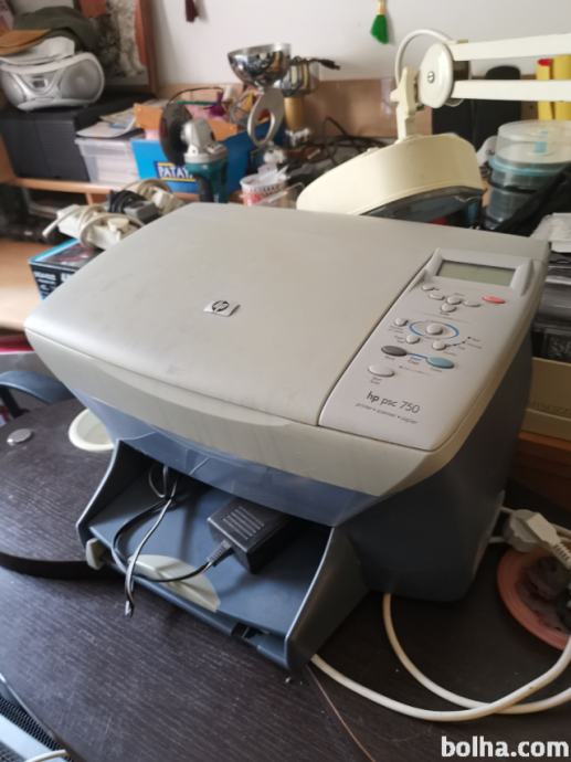 Multifunkcijski tiskalnik HP 750 Prodam