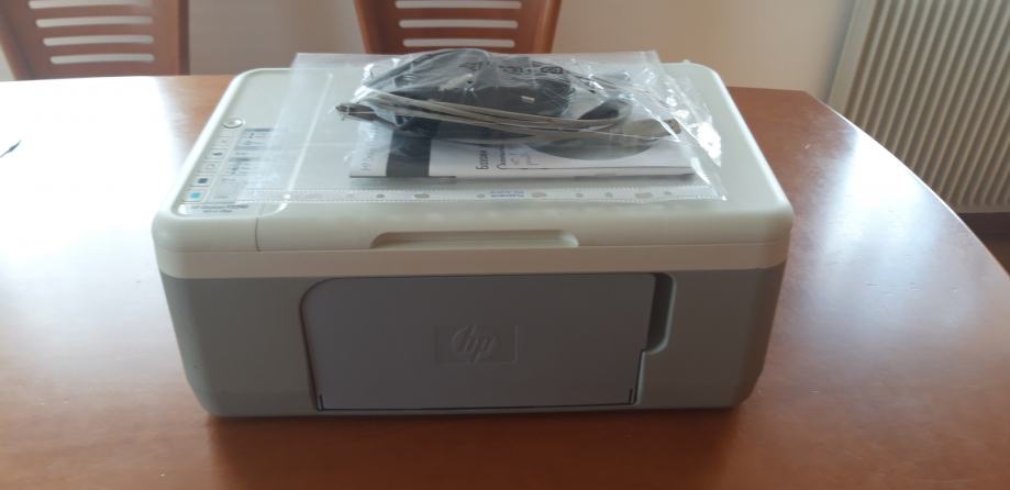 Tiskalnik -HP Deskjet F2290