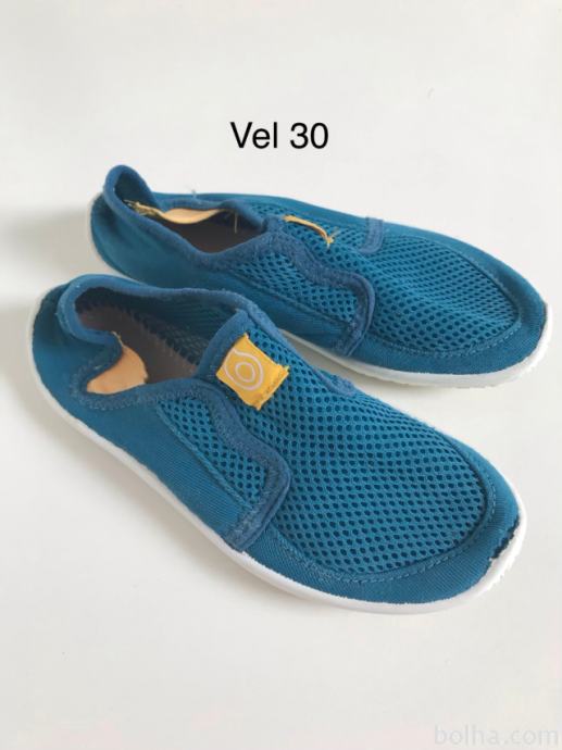 Čevlji za v vodo Dechatlon velikost 30