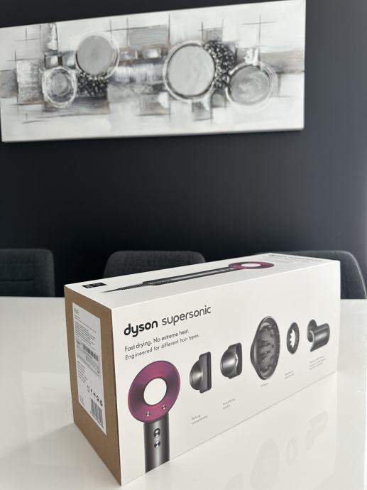 Dyson Supersonic Pink