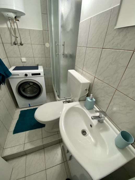 22 m2, garsonjera, adaptirana l. 2022, 22 m2, blizu UKC in centra MB ...