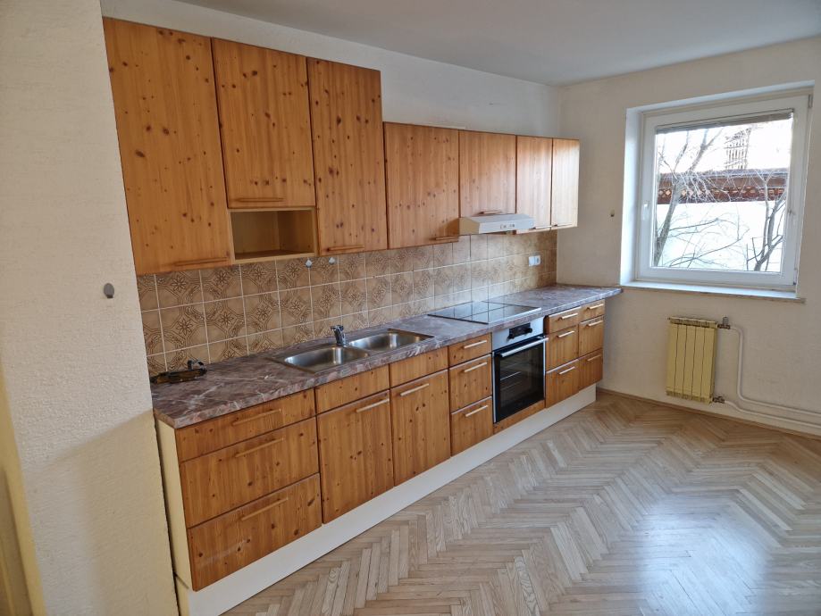 Trisobno prenovljeno stanovanje Maribor 65.00 m2 (oddaja)
