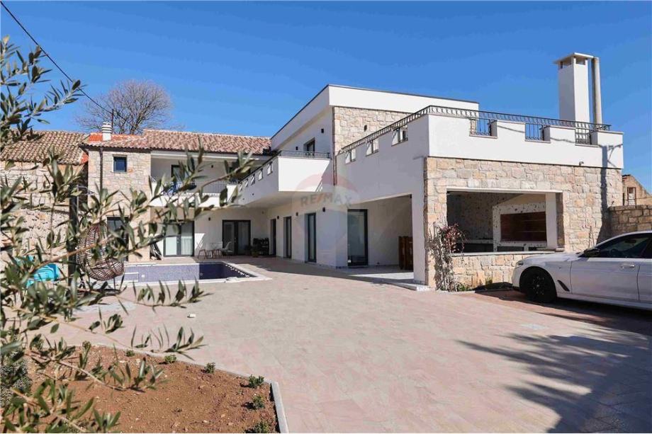 Hiša Gornje Raštane, Sveti Filip I Jakov, 250m2 (prodaja)