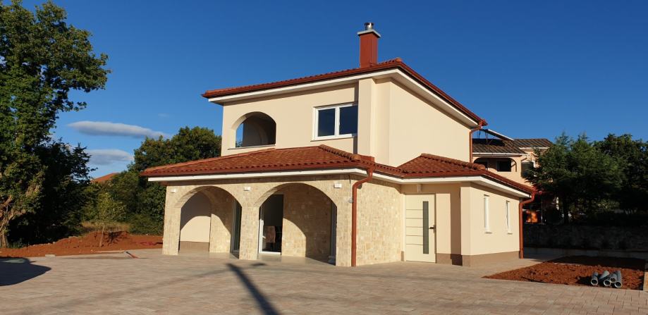Hiša, Tujina , Hrvaška, Malinska, montažna, 135 m2, prodam (prodaja)