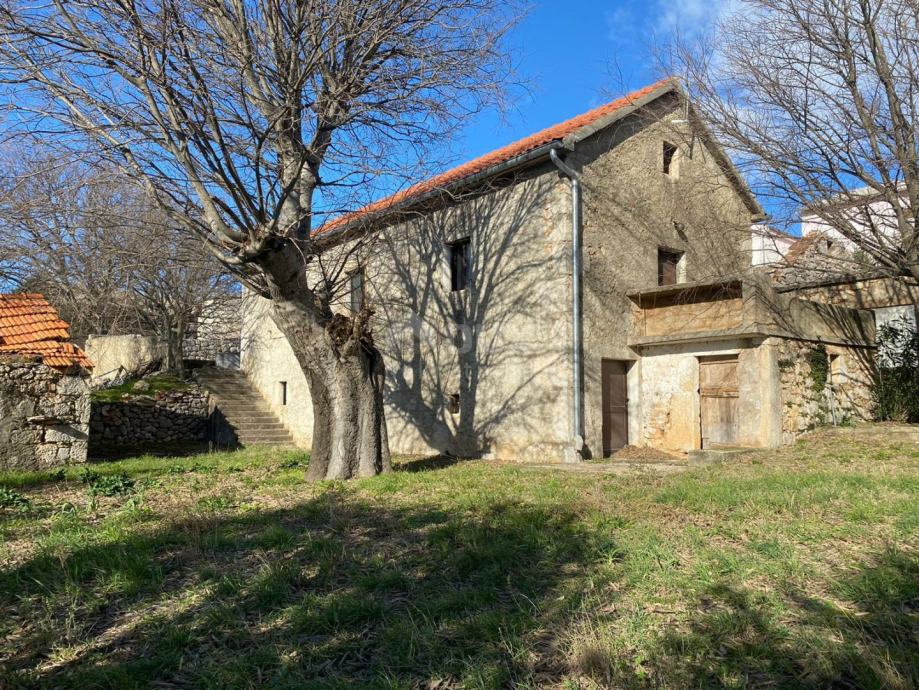 JASENICE, ZADAR - Rustikalni raj: Stara kamnita hiša s čudovitim dvori (prodaja)