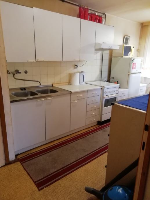 Koroška vrata, Kamniška ulica (prodaja)