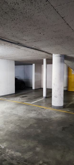 Lokacija garaže: Betnavska cesta 2-8, 12,94 m2 (prodaja)