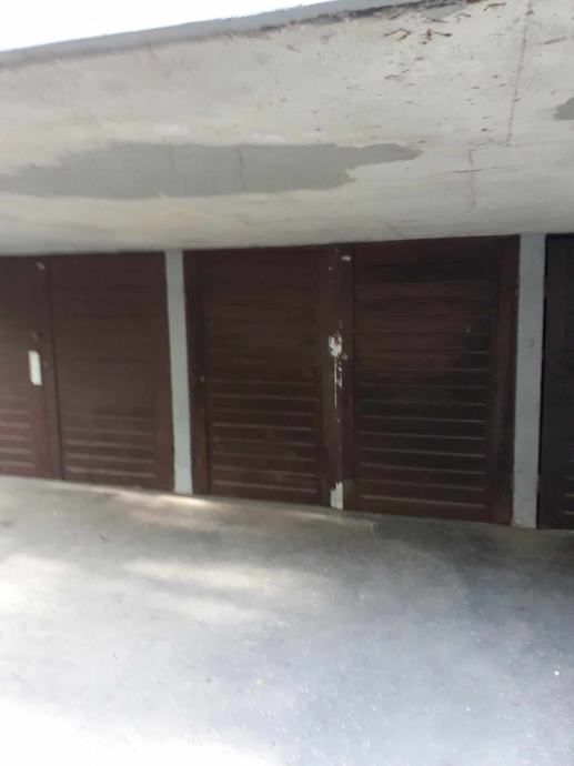 Lokacija garaže: Topniška, 11,8 m2 (prodaja)