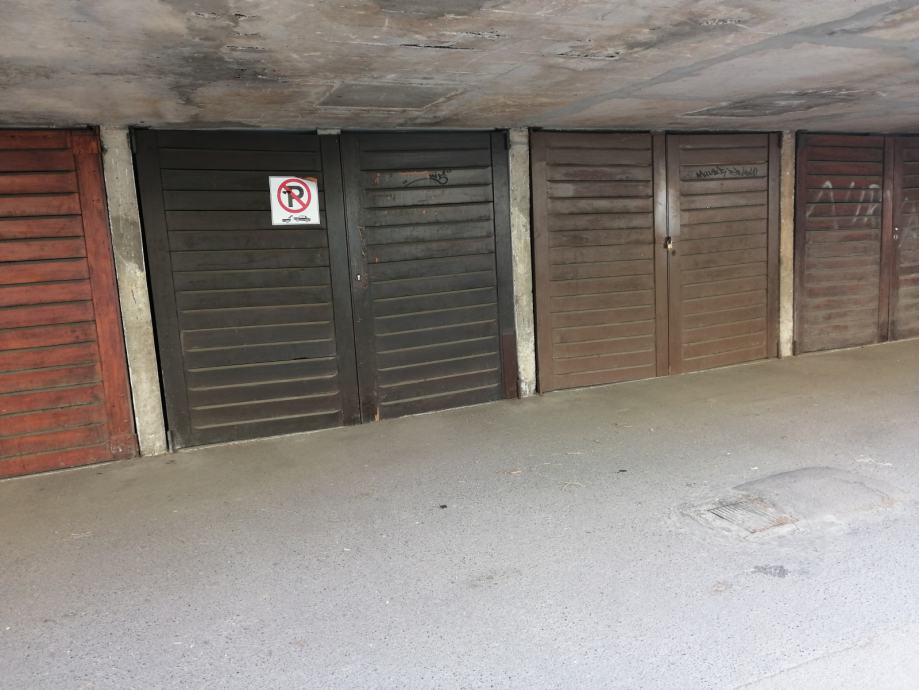 Lokacija garaže: Zgornja Šiška, 11,5 m2 (oddaja)