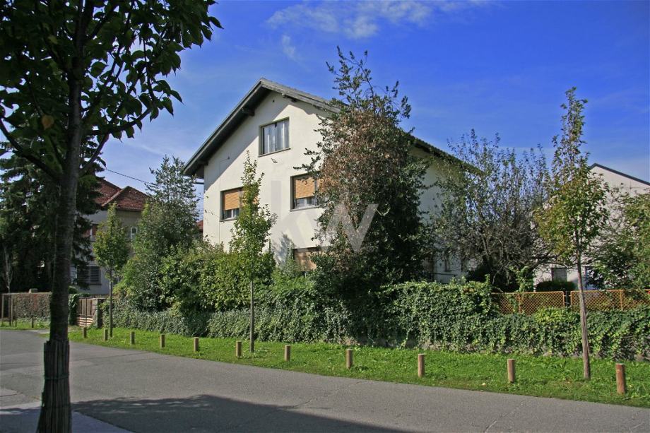 Lokacija hiše: Center, 146.70 m2 (prodaja)