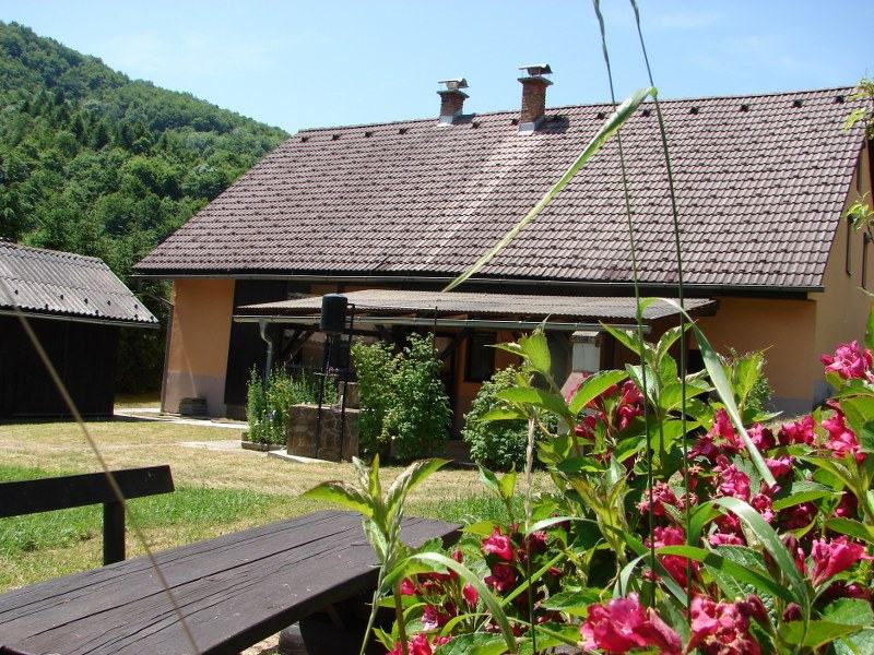 Lokacija hiše: Planina pri Sevnici, enonadstropna, 128.00 m2 (prodaja)