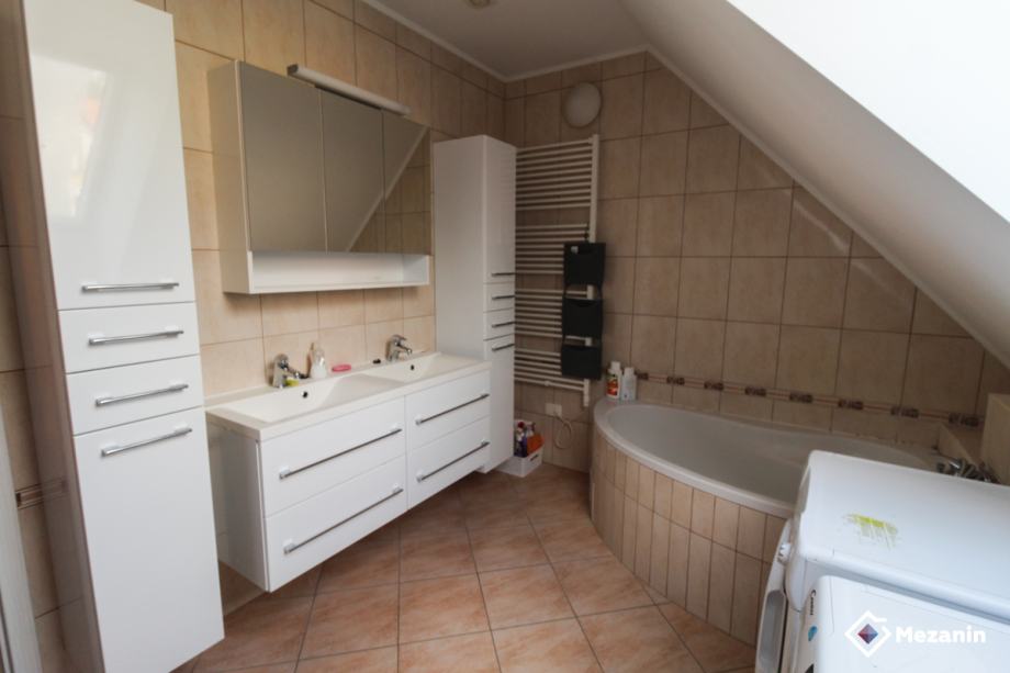 Stanovanje Rakek Lokacija hiše: Rakek, enonadstropna, 166.00 m2 (prodaja)