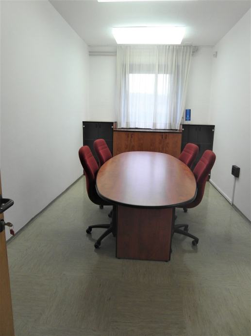 Lokacija poslovnega prostora: Kranj, pisarniški, 144,0 m2 (oddaja)