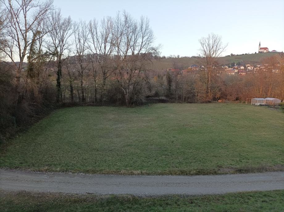 Maribor Pobrežje 560 m2 posest parcela zemljišče bio eko vrt vrtiček