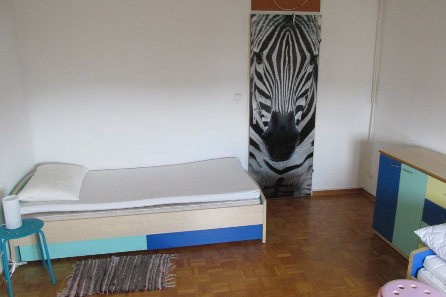 Oddam sobo v trisobnem stanovanju (20 m2), center Nove Gorice (oddaja)