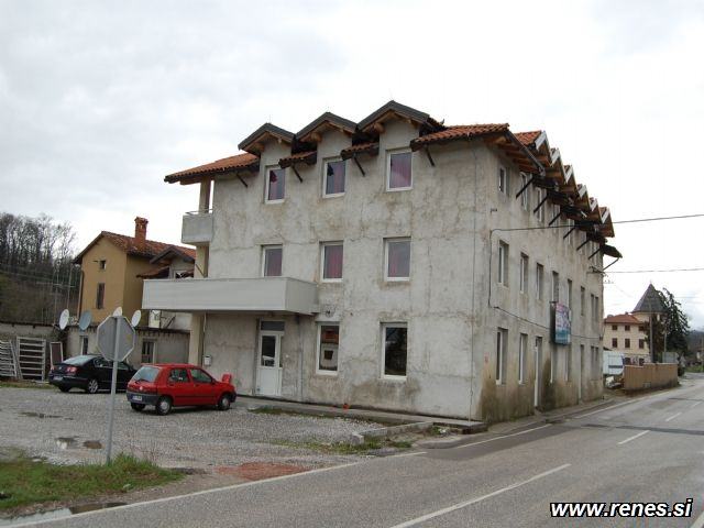 Ostala ponudba // Poslovno stanovanjski objekt - Volčja Draga, 550.000