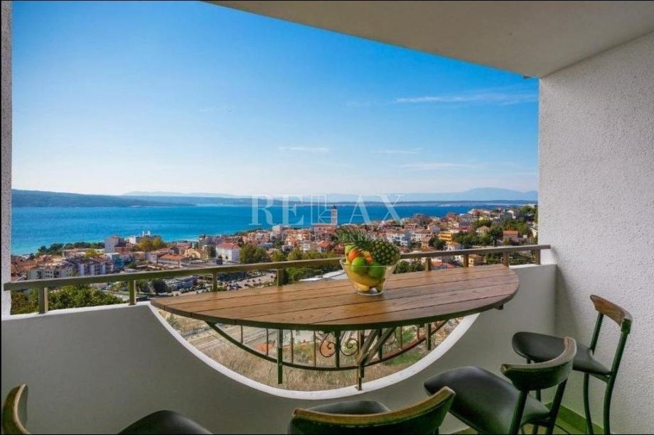 CRIKVENICA - Apartma s čudovitim pogledom na morje (prodaja)
