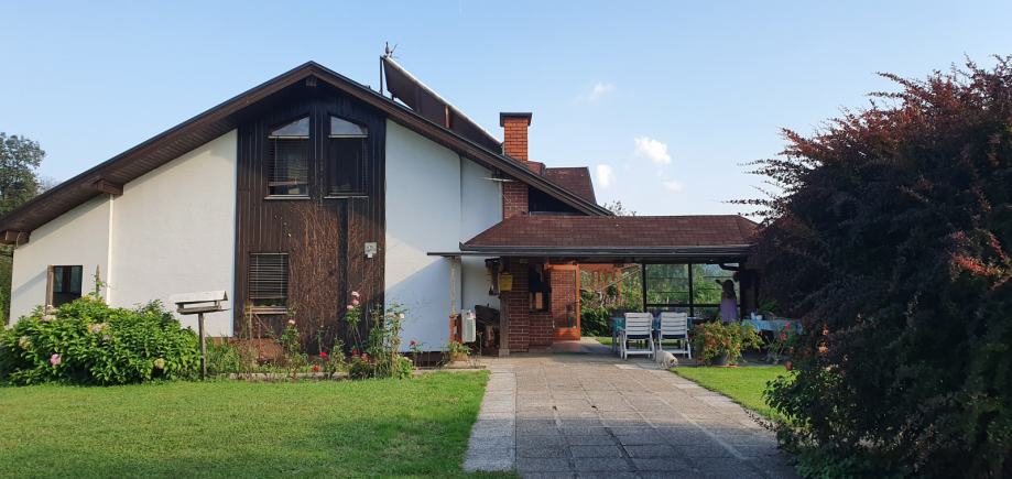 Velika hiša Dolenjske Toplice, 437.00 m2, nad Terme Krka (prodaja)