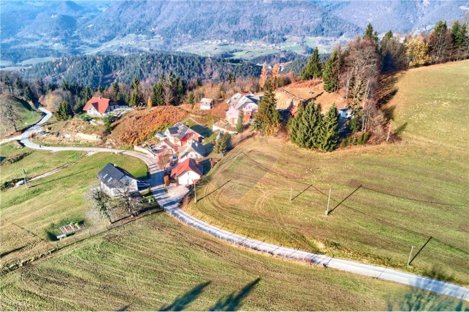 Zazidljiva parcela na prelepi lokaciji