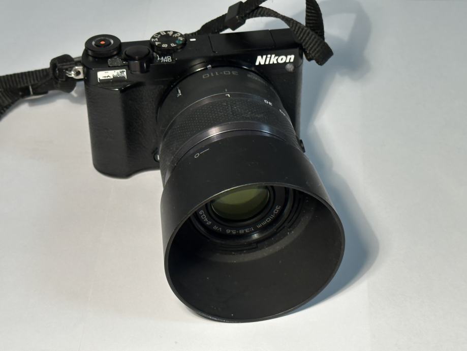 Fotoaparat Nikon 1 J5 z dvema objektivoma