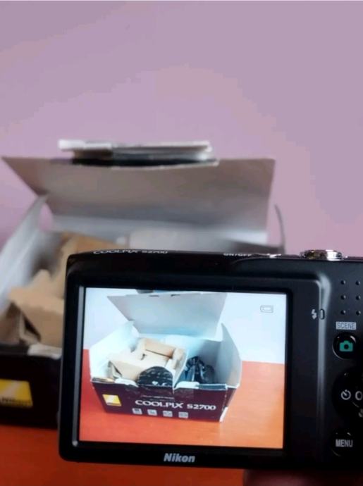 Appareil Photo Nikon Coolpix S2700 Pour Pièces - Ne Fonctionne Pas - Violet