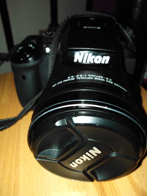 Nikon digitalni fotoaparat Coolpix P900