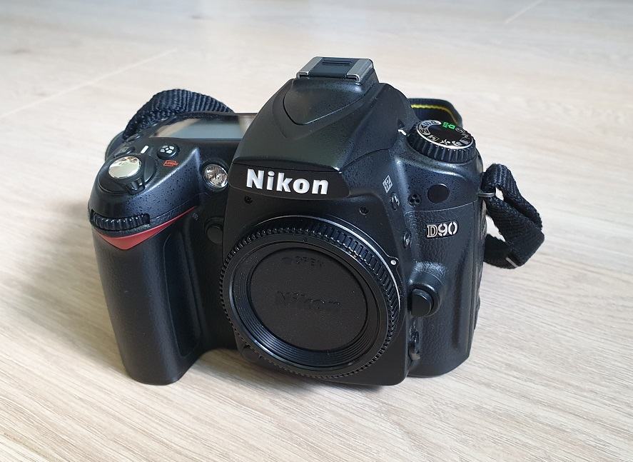 Fotoaparat Nikon D90 (body)