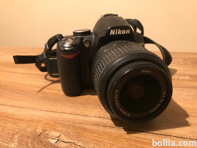 Nikon D3000 + 4GB SD kartica + torba