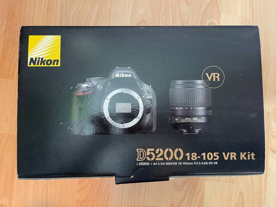 Nikon D5200 18-105 VR zelo zelo malo rabljen 500 €.