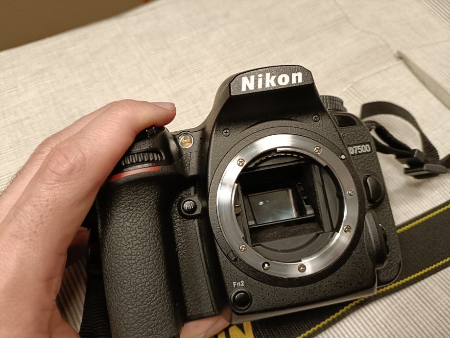 Nikon D7500 + AF-S DX NIKKOR 18-140mm (objektiv GRATIS)