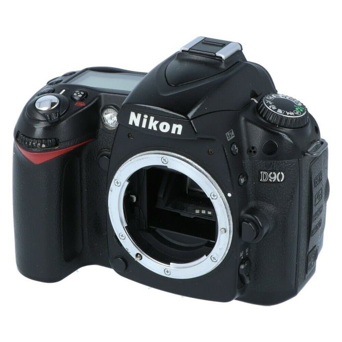 Nikon D90 (brez objektiva)